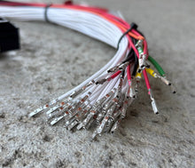 Load image into Gallery viewer, Close up of wire included in Cummins CM2350 and CM2450 connector kit